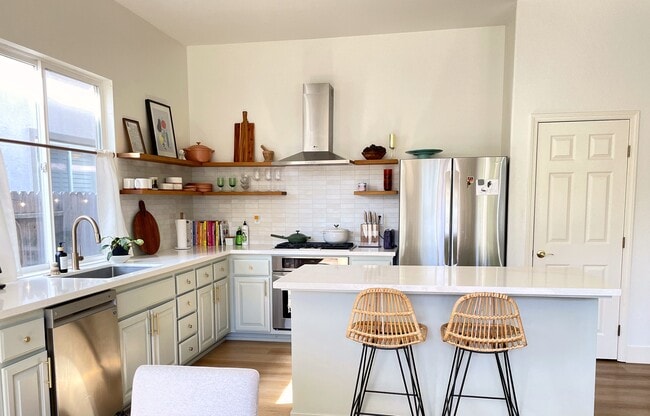 4048 Clarewood Way in Sacramento, CA - Building Photo - Building Photo