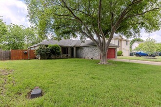 106 Wisteria Dr in Georgetown, TX - Building Photo - Building Photo