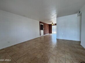 7967 W Highland Ave in Phoenix, AZ - Building Photo - Building Photo