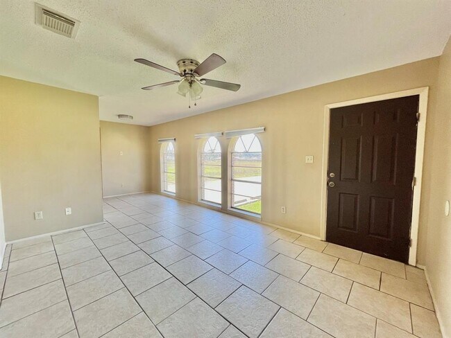 3021 Sycamore Ave in Bay City, TX - Building Photo - Building Photo