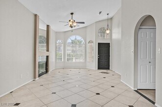 7628 Desert Cactus Cir in Las Vegas, NV - Building Photo - Building Photo
