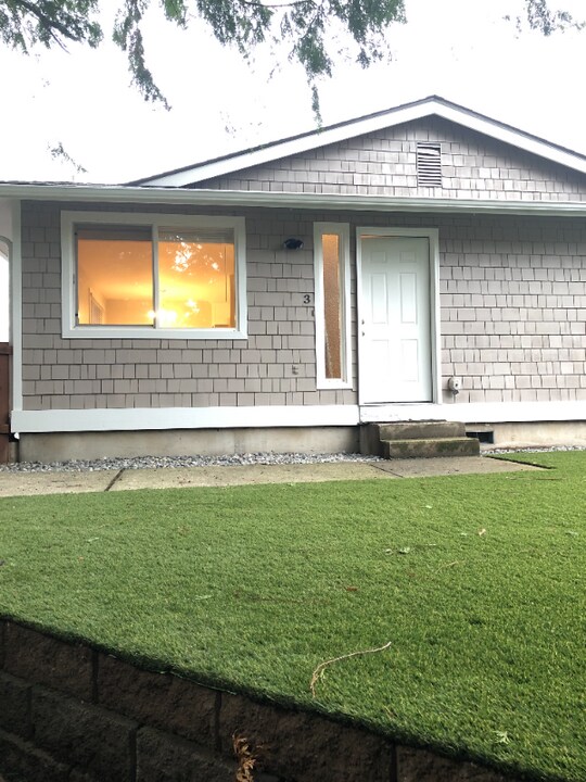 11513 NE 87th St in Kirkland, WA - Foto de edificio