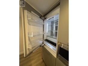 6620 Sussex Ave in Burnaby, BC - Building Photo - Building Photo