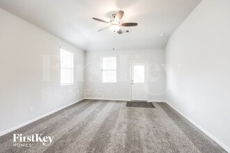 11020 Patriot Ct in Cleveland, TX - Building Photo - Building Photo