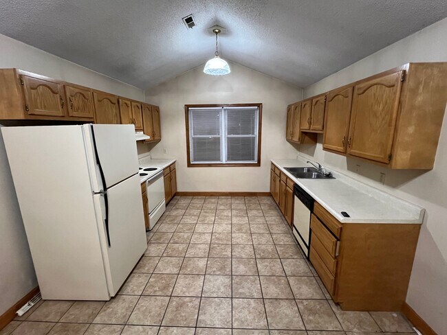 201 Pearl Street, Unit Apt 7 in London, KY - Building Photo - Building Photo