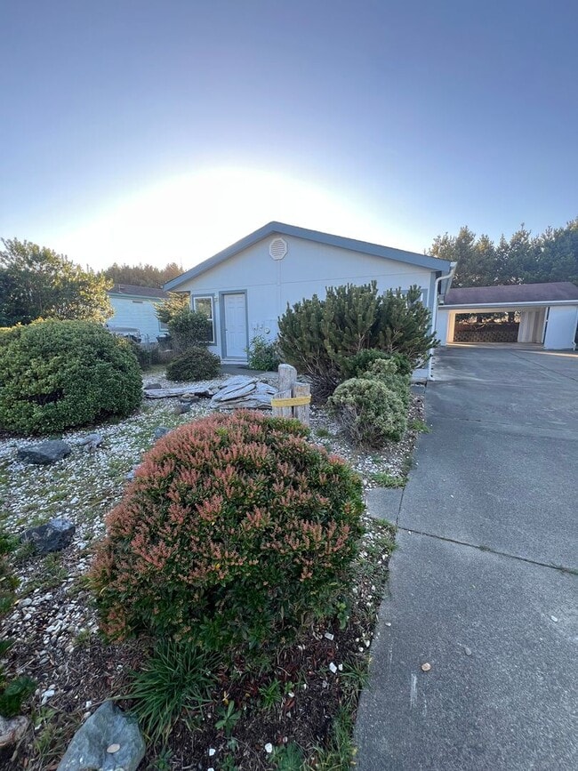 property at 2976 Spinnaker Dr
