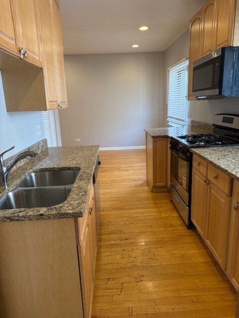 4946 N Harding Ave in Chicago, IL - Building Photo - Building Photo