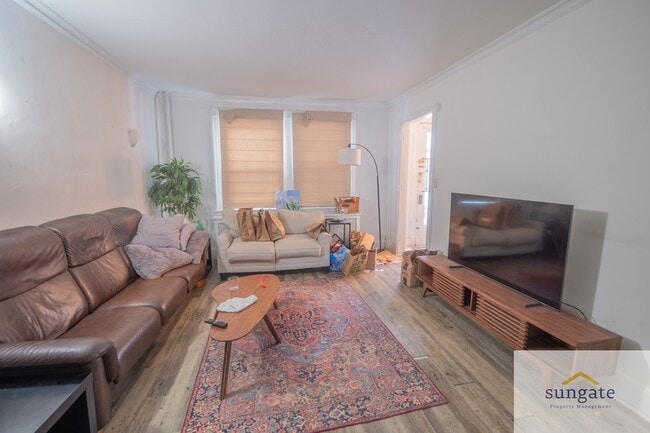 213 E 33rd St in Baltimore, MD - Building Photo - Building Photo