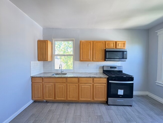 99 Columbia Ave, Unit 3