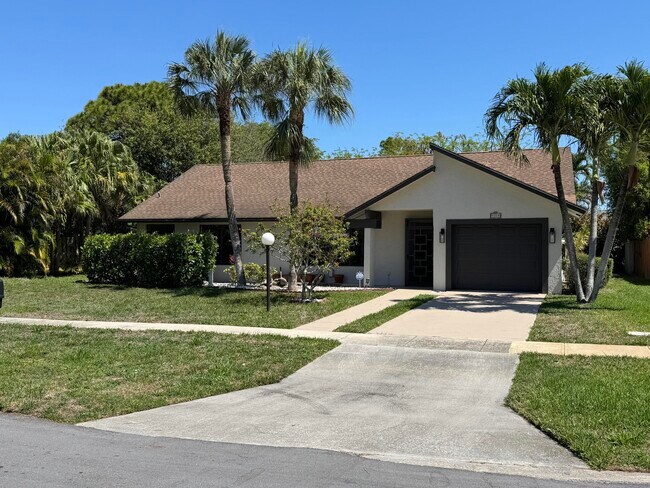 5325 Havasu Ct in Greenacres, FL - Building Photo - Building Photo