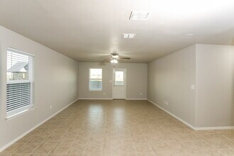 9847 Silver Mist Wy in San Antonio, TX - Building Photo - Building Photo