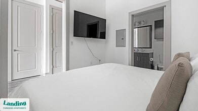 3030 Summer St, Unit 543 in Houston, TX - Foto de edificio - Building Photo