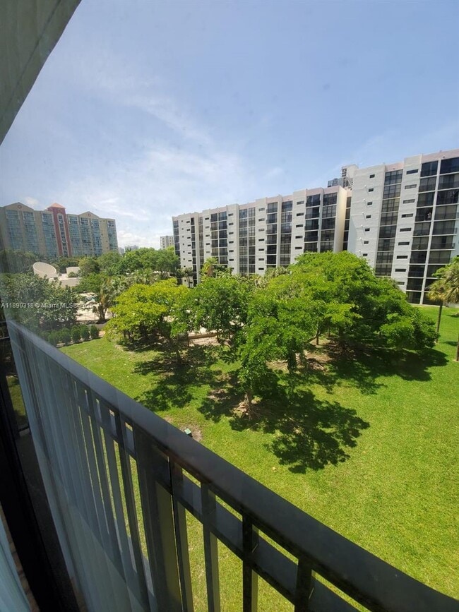 property at 16919 N Bay Rd