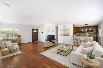 7044 White Oak Ave in Los Angeles, CA - Building Photo - Building Photo