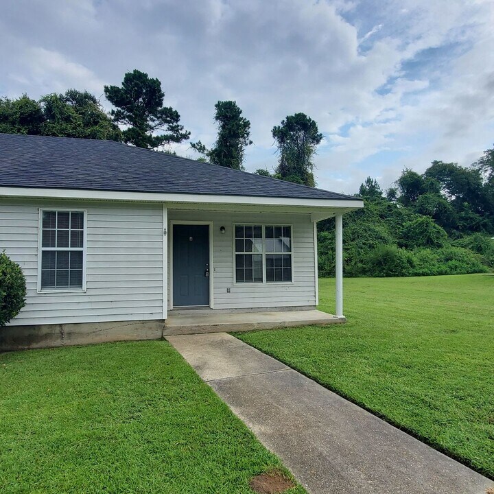 6126 Vinnie Dr in Valdosta, GA - Building Photo