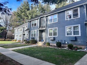 745 Greens Loop in Cheshire, CT - Building Photo - Building Photo