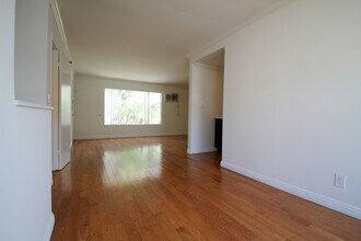 La Camdenada Apartments in Los Angeles, CA - Foto de edificio - Building Photo