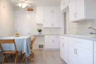 2711 Maple Ave NE in Canton, OH - Building Photo - Building Photo