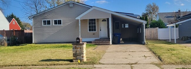 property at 209 Cardinal Ln