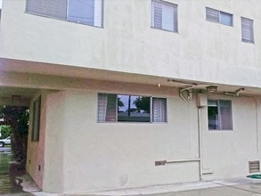 911 N Harper Ave in West Hollywood, CA - Building Photo - Building Photo