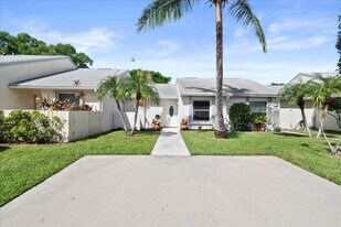 258 Palmetto Ct in Jupiter, FL - Building Photo