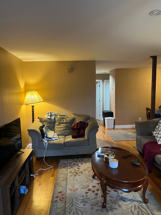 31 Brainerd Rd, Unit 31 in Boston, MA - Foto de edificio - Building Photo