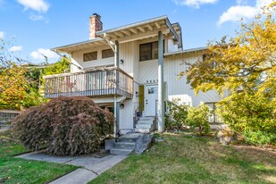 9933 64th Ave S in Seattle, WA - Building Photo