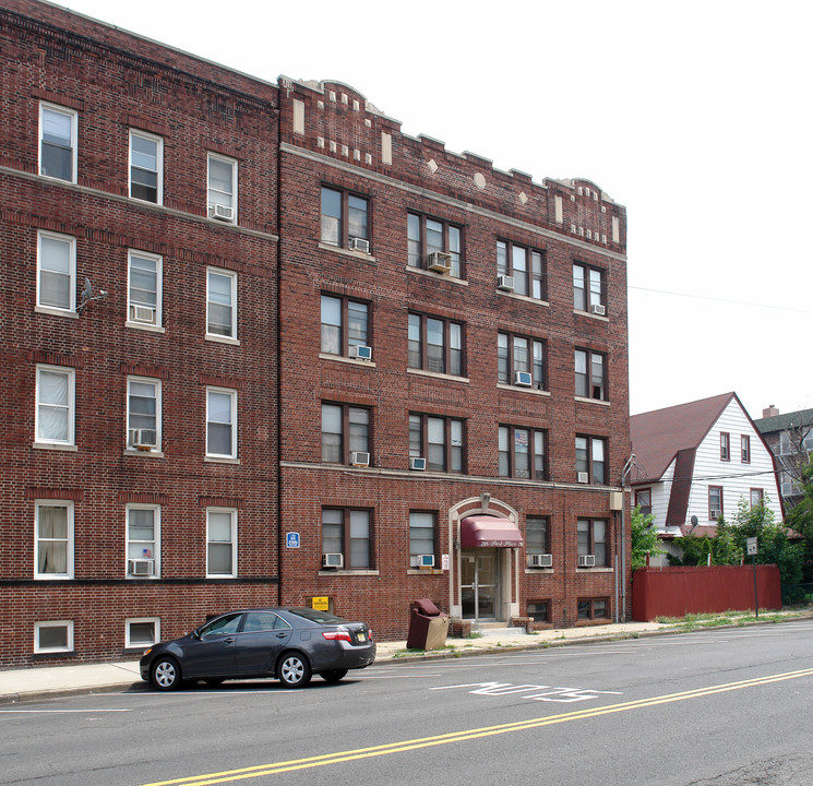 7508 Park in North Bergen, NJ - Building Photo