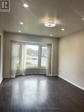 585 Yorkminster Crescent in Mississauga, ON - Building Photo - Building Photo