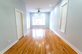 2532 N Ashland Ave in Chicago, IL - Building Photo - Building Photo