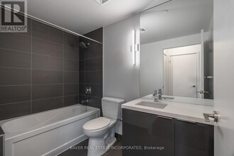 15-3415 Roehampton Ave in Toronto, ON - Building Photo - Building Photo