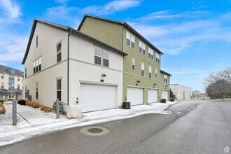 791 W 2150 N in Layton, UT - Foto de edificio - Building Photo