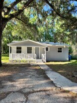 203 D St in Brooksville, FL - Building Photo