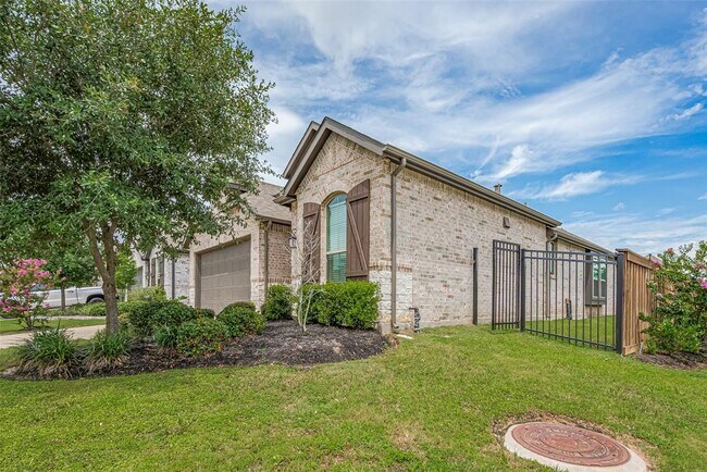 8010 Whisper Grove Dr in Magnolia, TX - Building Photo - Building Photo