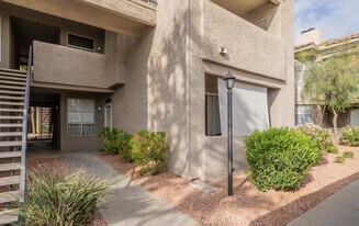 3830 E Lakewood Pkwy E in Phoenix, AZ - Building Photo