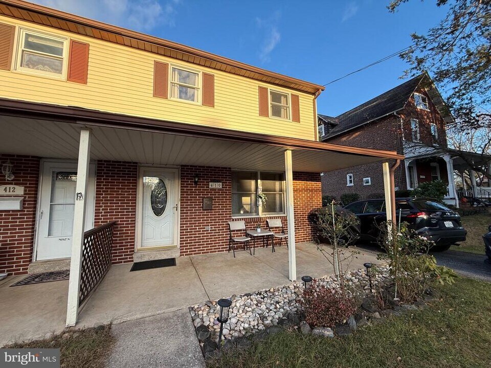 410 N 5th Ave in Royersford, PA - Building Photo