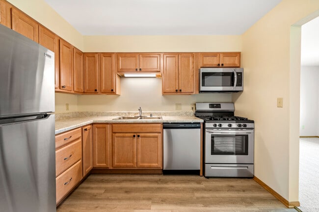 West Ridge Luxury Apartments in Burlington, WI - Building Photo - Building Photo