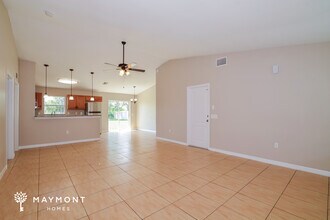 529 Basil Ct in Kissimmee, FL - Foto de edificio - Building Photo