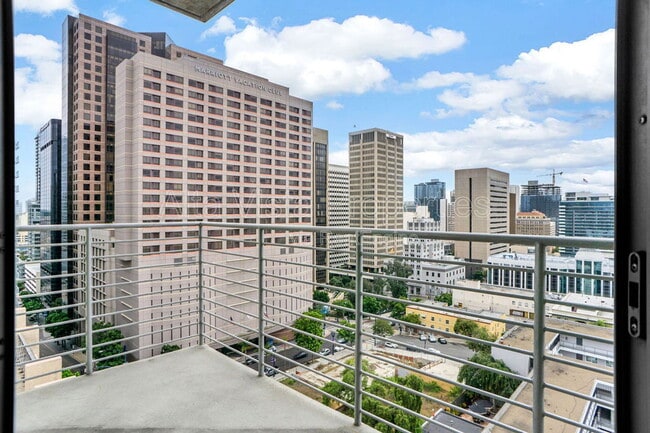 property at 801 Ash St