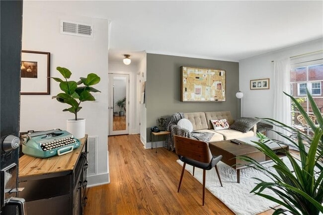 property at 866 Briarcliff Rd NE