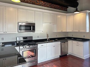 90 High St in Somersworth, NH - Building Photo - Building Photo