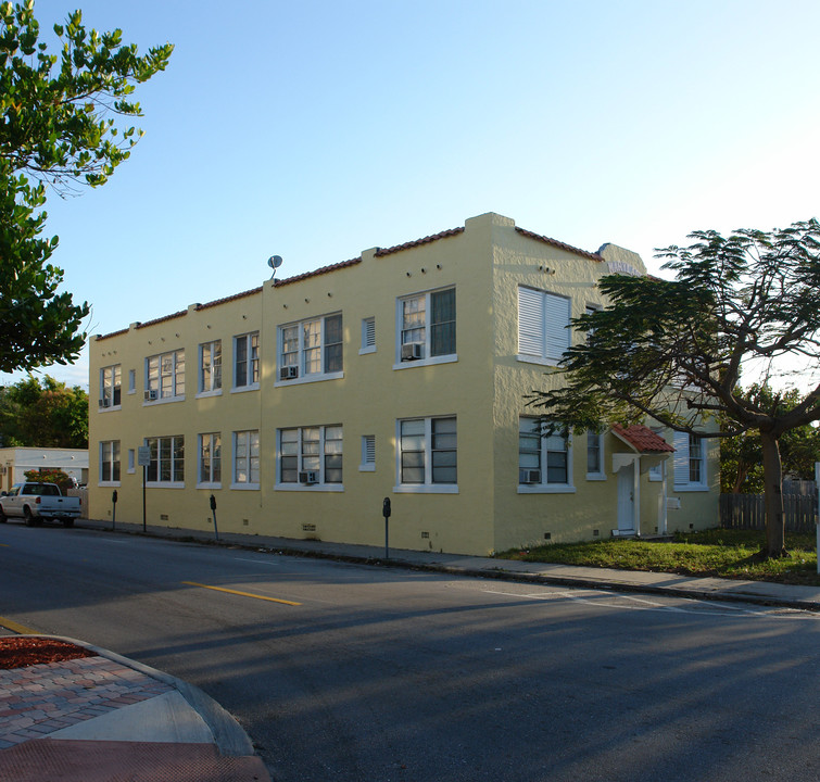 Maryland in Hollywood, FL - Building Photo