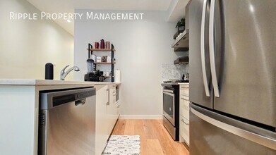 408-427 Ave NE in Calgary, AB - Building Photo - Building Photo