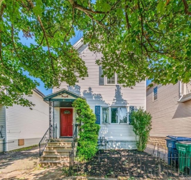 81 16th St, Unit Upper