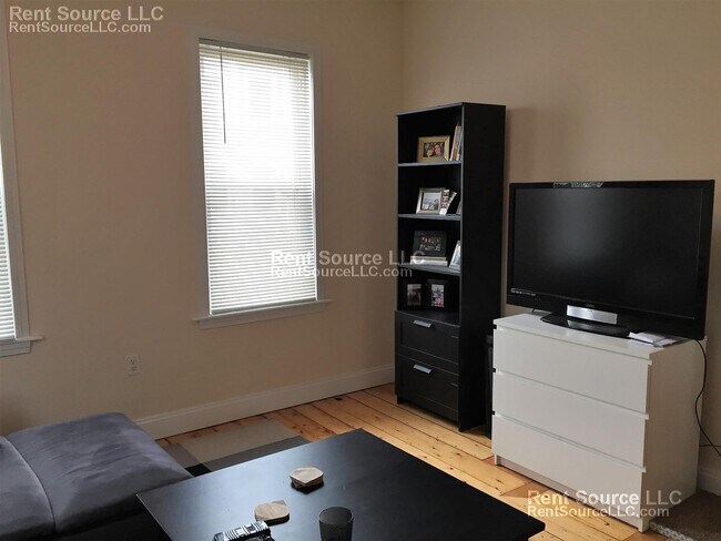20 Radcliffe Rd, Unit 1 in Somerville, MA - Building Photo - Building Photo