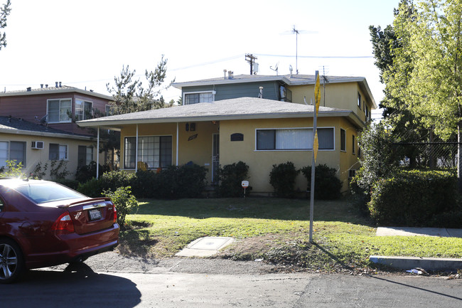 5727 Tilden Ave in Van Nuys, CA - Building Photo - Primary Photo