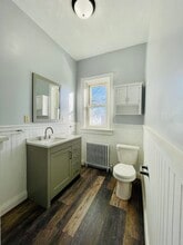 33 Linden Ave, Unit 2nd Fl in Red Lion, PA - Building Photo - Building Photo