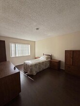 321 Lake Evelyn Dr in West Palm Beach, FL - Building Photo - Building Photo