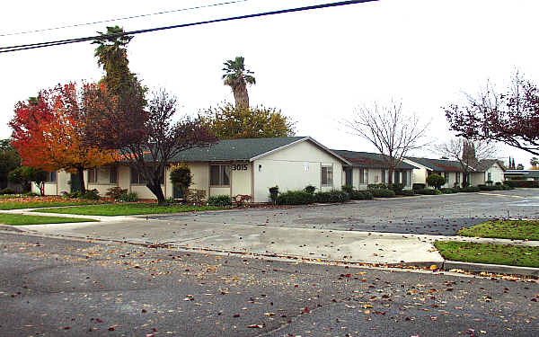 Vintage Court Apartments in Fresno, CA - Foto de edificio - Building Photo