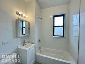 2642 N Milwaukee Ave, Unit #2- 2 Bed in Chicago, IL - Foto de edificio - Building Photo